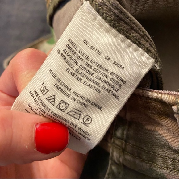 By Anthropologie Jefferson slim utility camo button fly pants size 26 - Picture 6 of 7